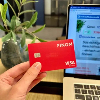 Finom: Modernes Online-Geschäftskonto mit kostenloser Visa-Karte.